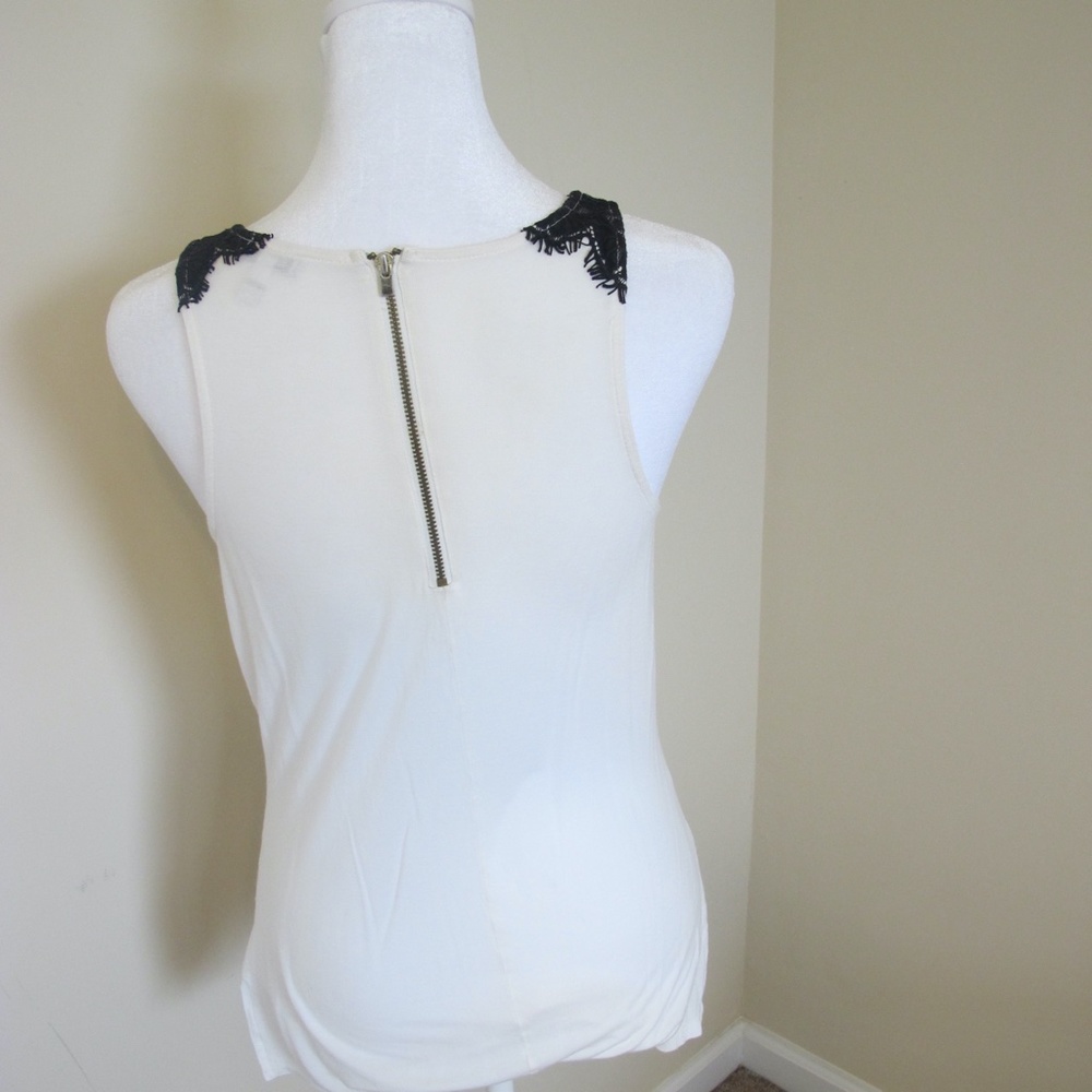 Express Women's Lace Sleeveless date night Top Shirt Size Small black white EUC - Picture 4 of 7